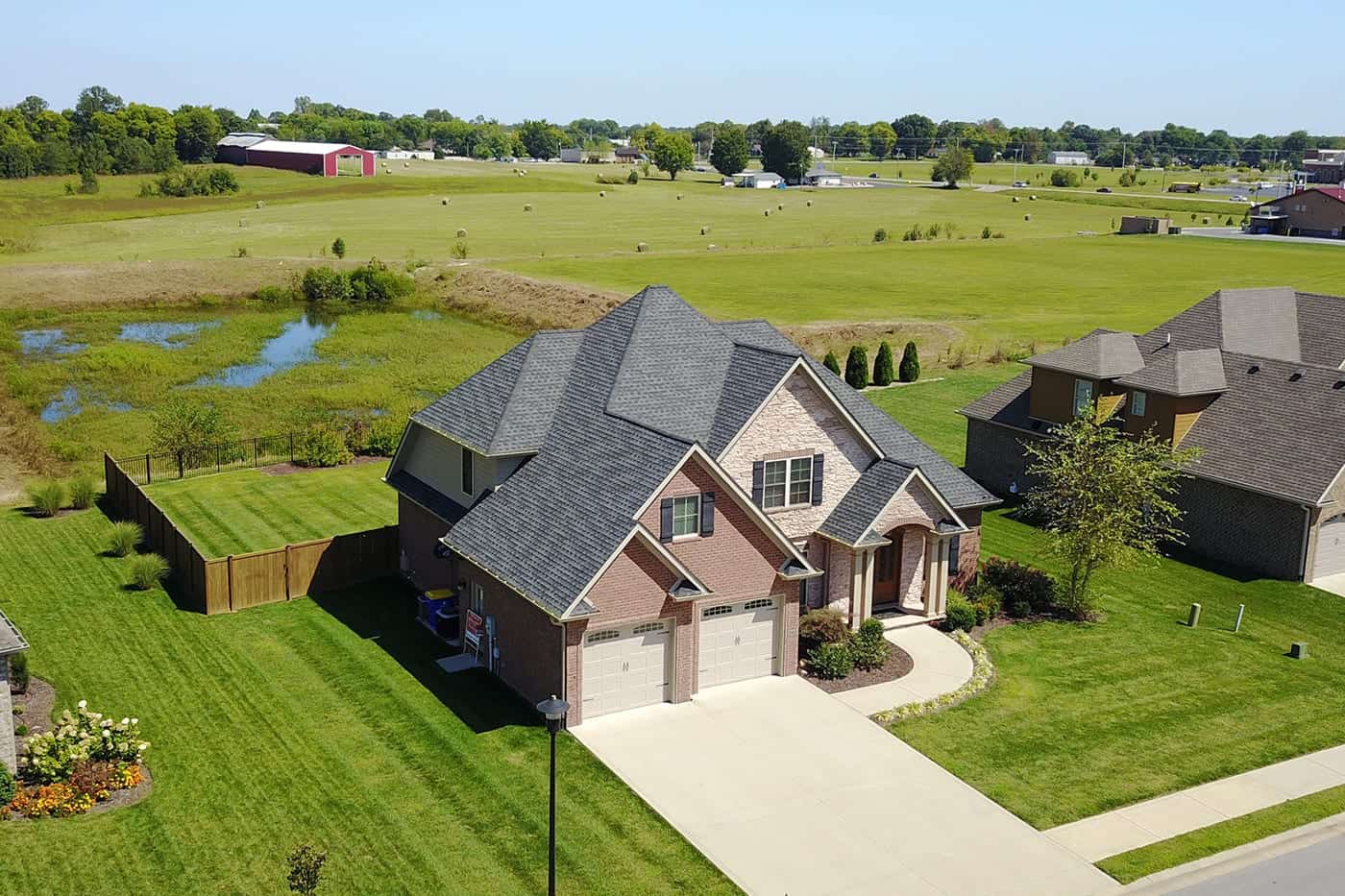Metal Roof vs. Shingle Roof: Which Is Better for the Panhandle? 1 pexels rich howard 8100769
